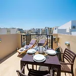 Sea Bliss Penthouse With 2 Terraces Enjoying Side Sea Views By Getawaysmalta Apartmán St. Paul's Bay