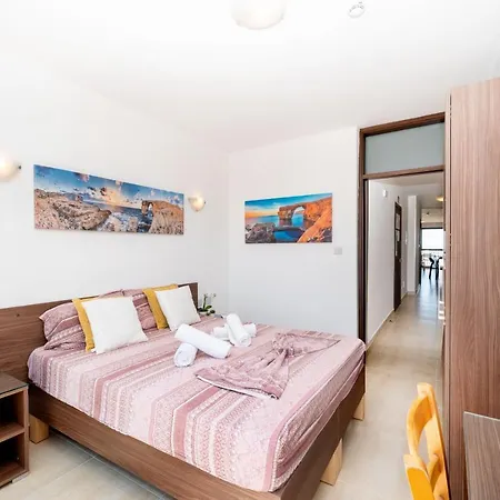 Sea Bliss Penthouse With 2 Terraces Enjoying Side Sea Views By Getawaysmalta