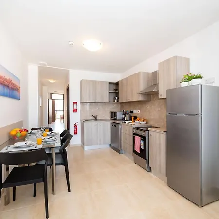 Apartmán Sea Bliss Penthouse With 2 Terraces Enjoying Side Sea Views By Getawaysmalta St. Paul's Bay