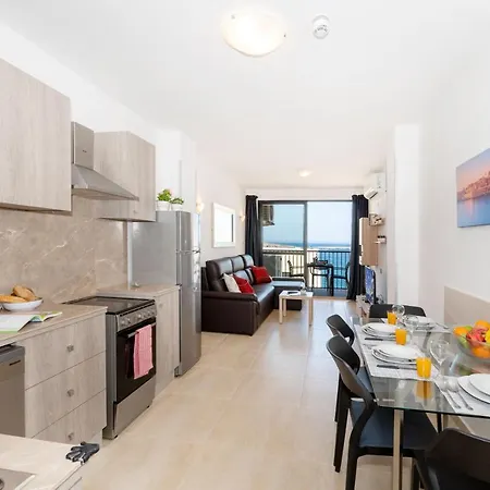 Apartmán Sea Bliss Penthouse With 2 Terraces Enjoying Side Sea Views By Getawaysmalta St. Paul's Bay