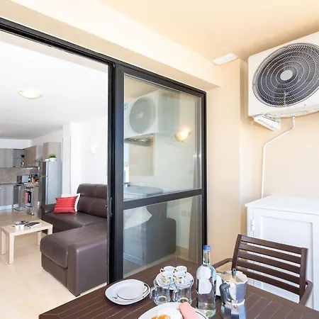 Sea Bliss Penthouse With 2 Terraces Enjoying Side Sea Views By Getawaysmalta Apartmán St. Paul's Bay