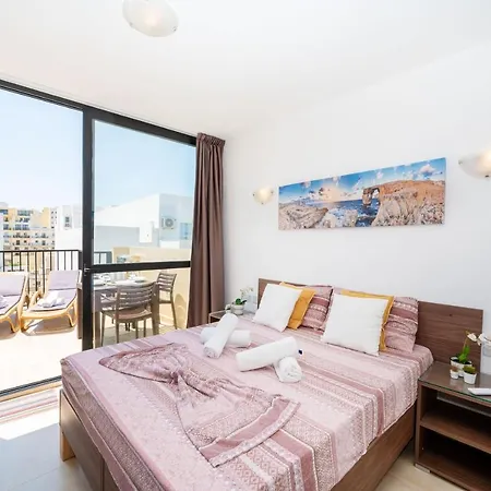 Sea Bliss Penthouse With 2 Terraces Enjoying Side Sea Views By Getawaysmalta Apartmán