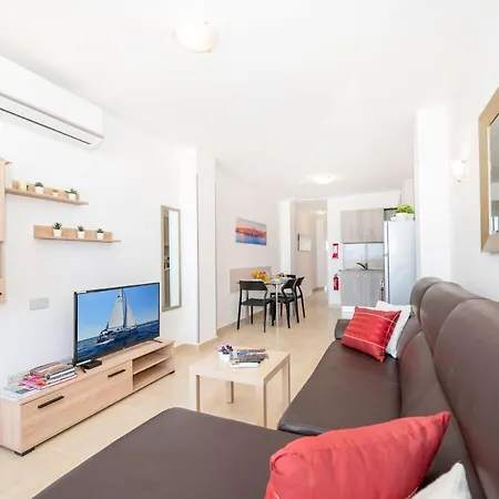 Sea Bliss Penthouse With 2 Terraces Enjoying Side Sea Views By Getawaysmalta * Сент-Полс-Бей